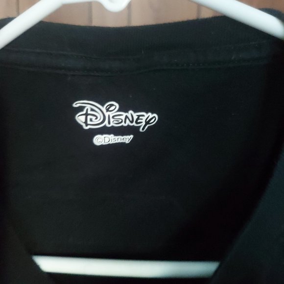 Large Black Disney Peter Pan "Never Grow Up" Graphic T-Shirt - Picture 3 of 3